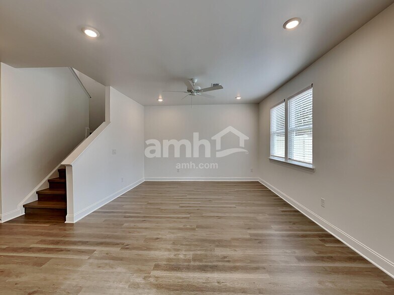 Building Photo - 1509 Aquamarine Dr