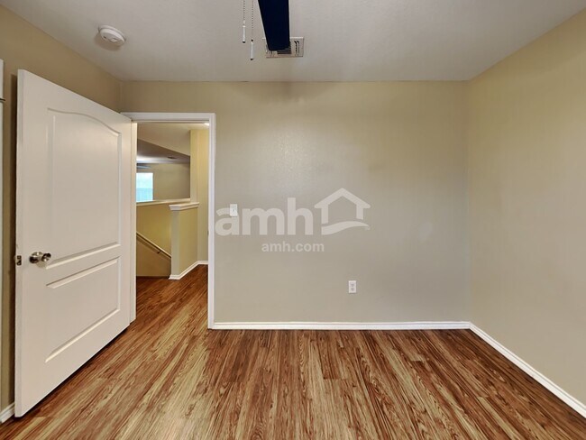 Building Photo - 9211 Mission Run