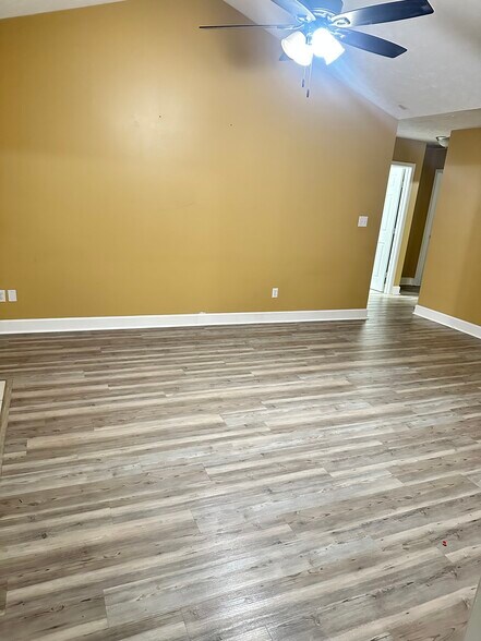 Building Photo - 3700 Pioneer Dr
