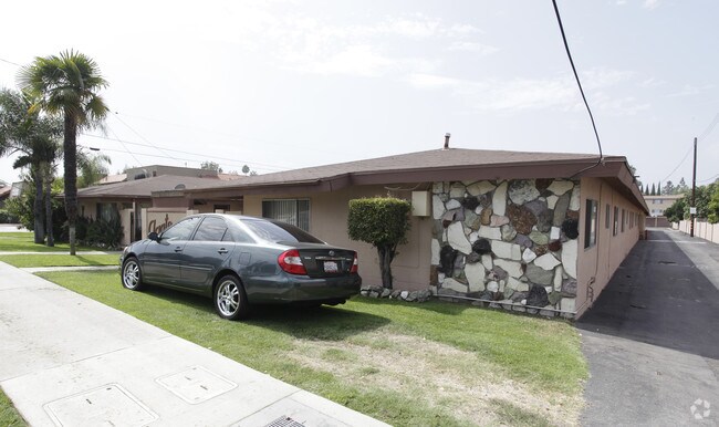 Building Photo - 147 S Magnolia Avenue