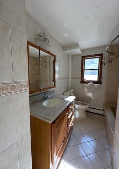 Building Photo - 216 Hill Ave