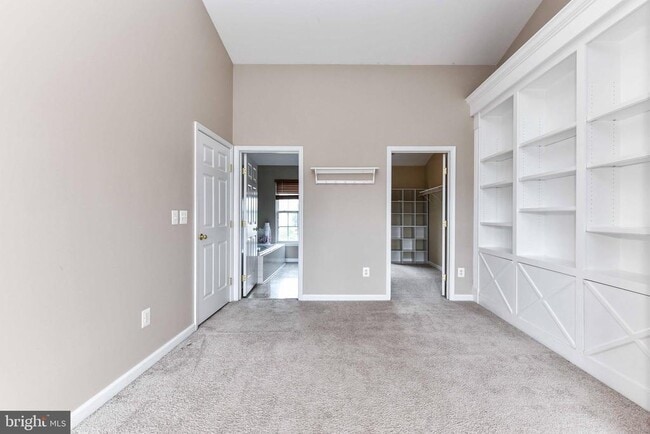 Building Photo - 20947 Colecroft Square
