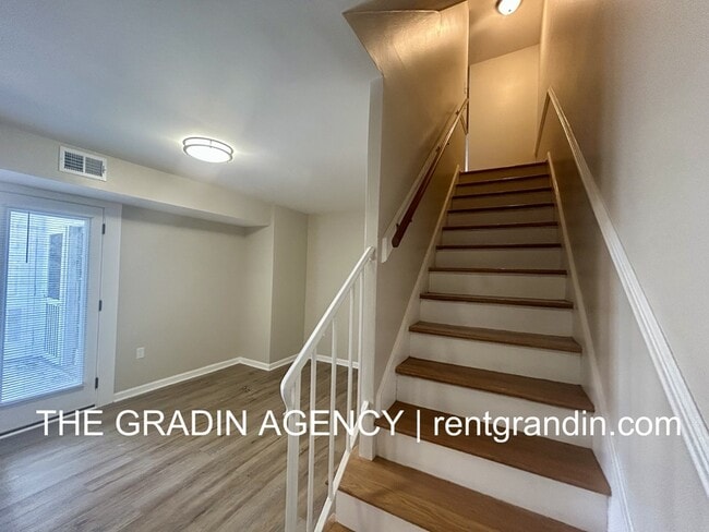 Building Photo - 1805 Grandin Rd SW