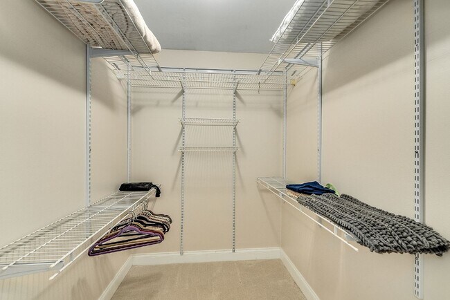 Building Photo - Fully furnished Beachside townhome