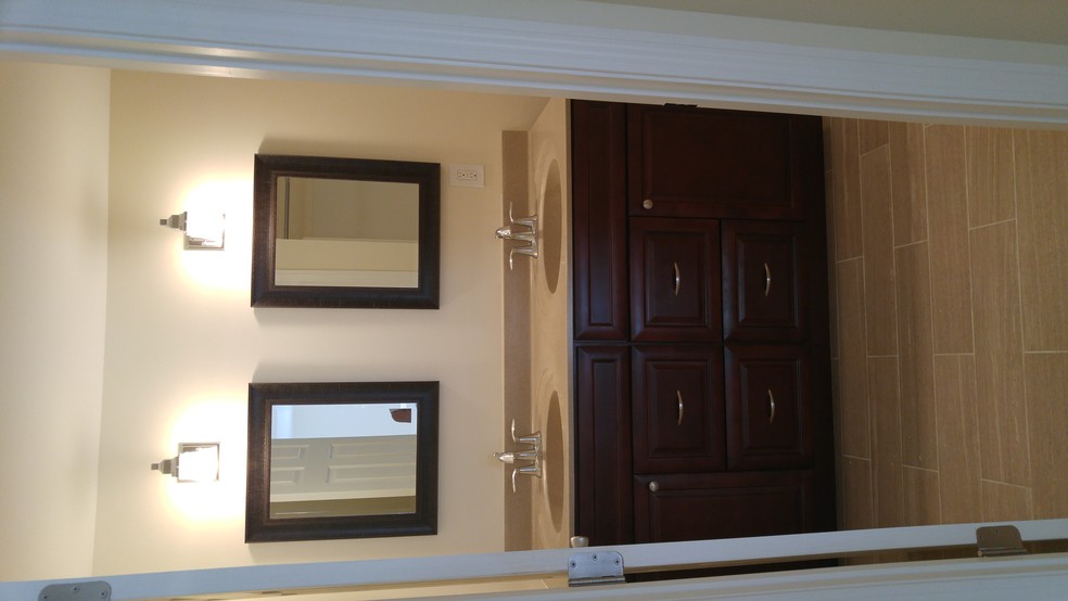 Double Vanity in Bathroom - 28 Old Pine Hill Rd