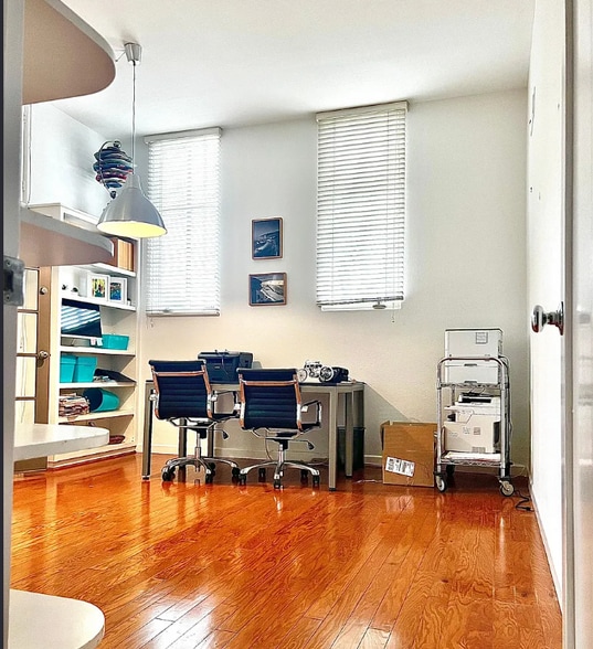 Building Photo - 1322 2nd St