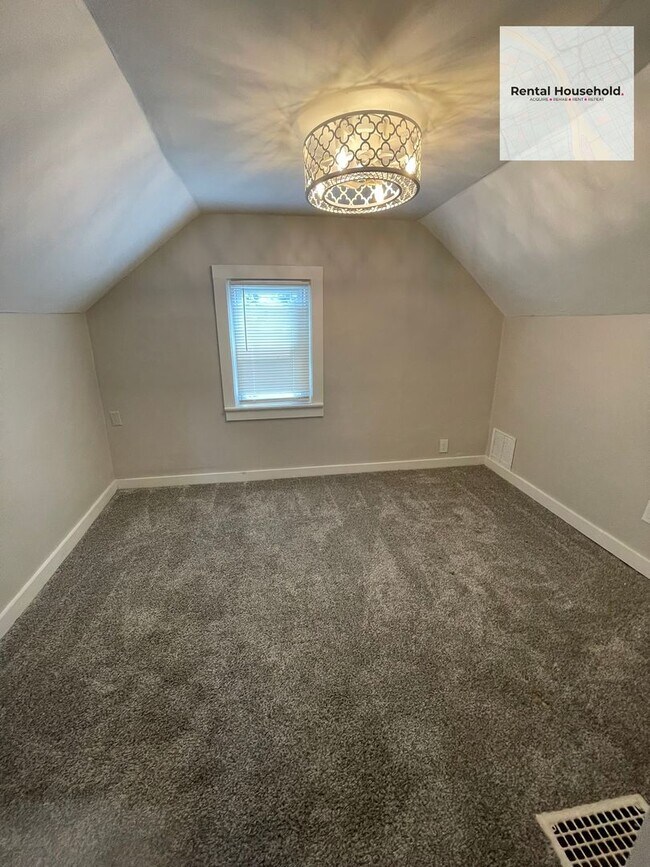 Building Photo - Adorable 2 Bedroom Located in Livonia
