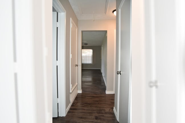 Building Photo - Wakefield Drive