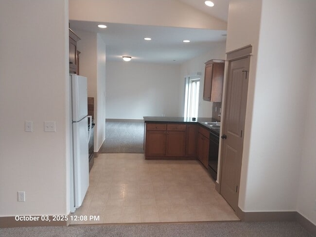 Building Photo - 1116 SE Millright Ave