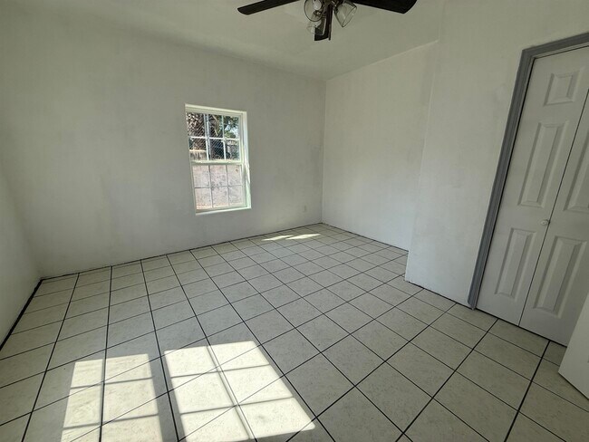 Building Photo - 3217 Diaz St