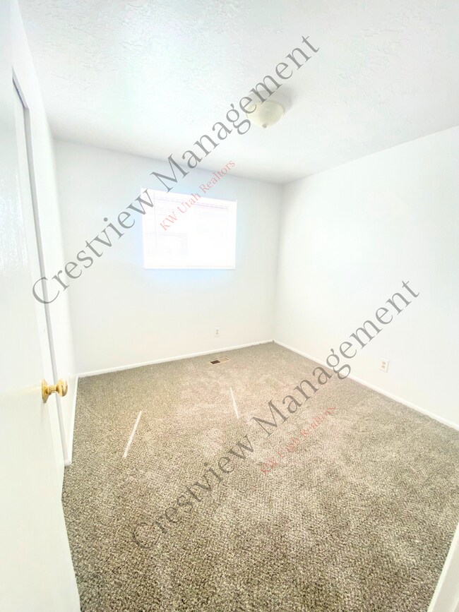 Building Photo - 1214 4700 S