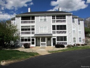 Building Photo - 350 Butler Ct