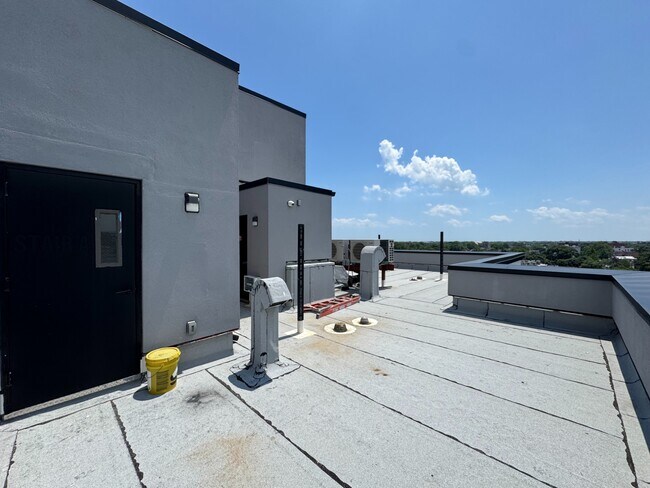 Building Photo - 1629 Brooklyn Ave