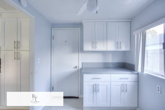 Building Photo - Welcome to Your Stylish Diamond Bar Home!