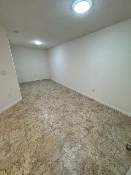 Building Photo - 1202 La Brad Ln