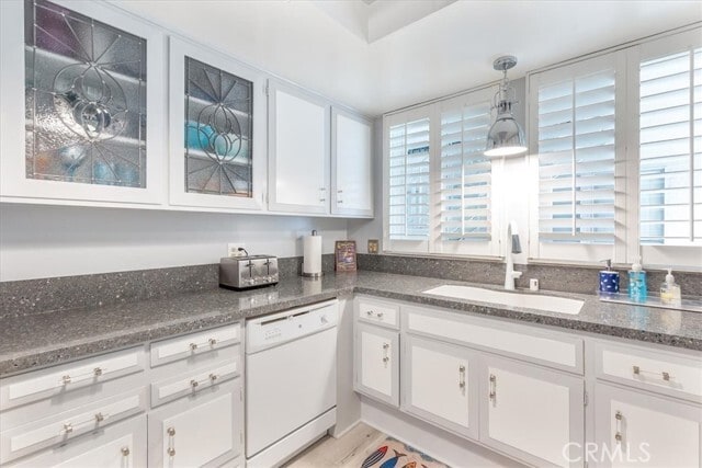 Building Photo - 328 Avenida Carmel