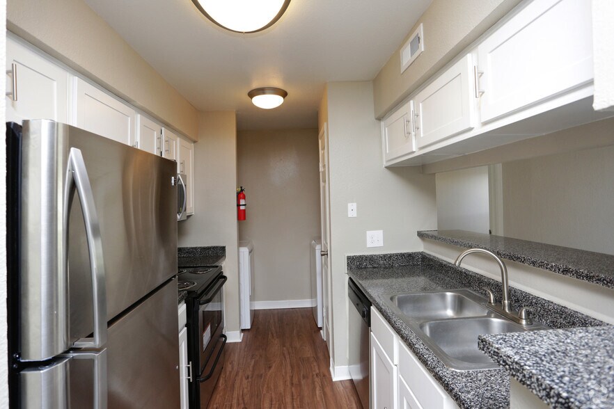 Calder Square League City, TX Apartment Finder