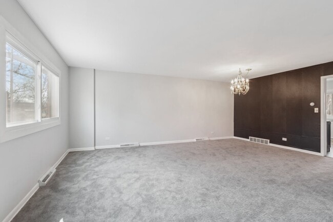 Building Photo - 414 Skokie Ct