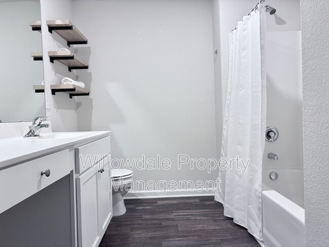 Building Photo - 357 Gourd St