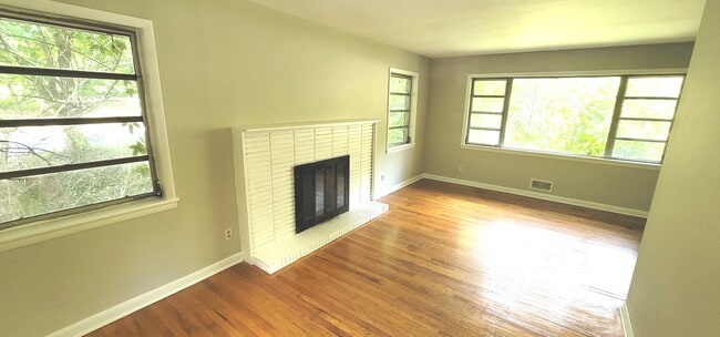 Building Photo - 529 S Hairston Rd