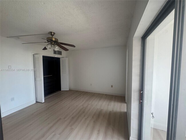 Building Photo - 20320 NE 2nd Ave