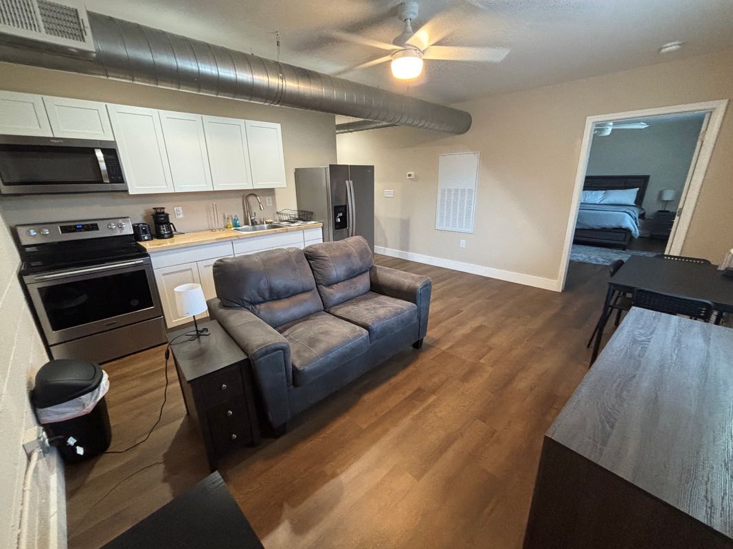 Building Photo - 637 Washington St