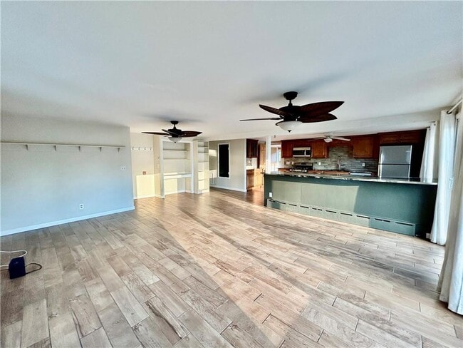 Building Photo - 32 Seaspray Way