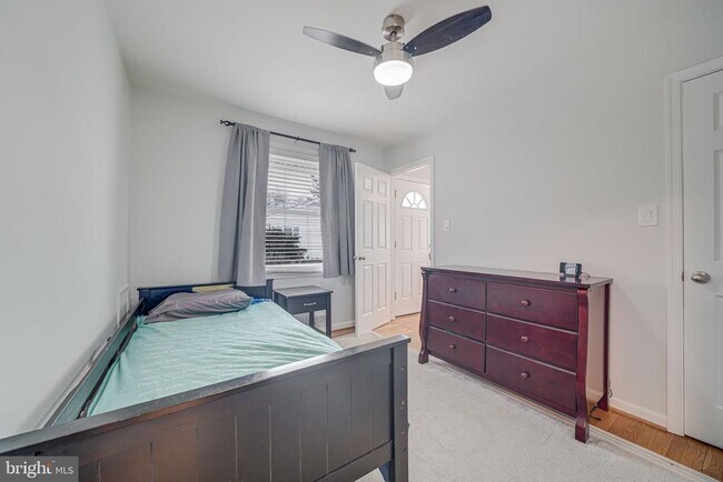 Building Photo - 6812 Beechview Dr