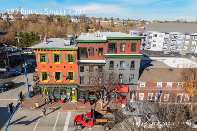 Building Photo - 193 Bridge St
