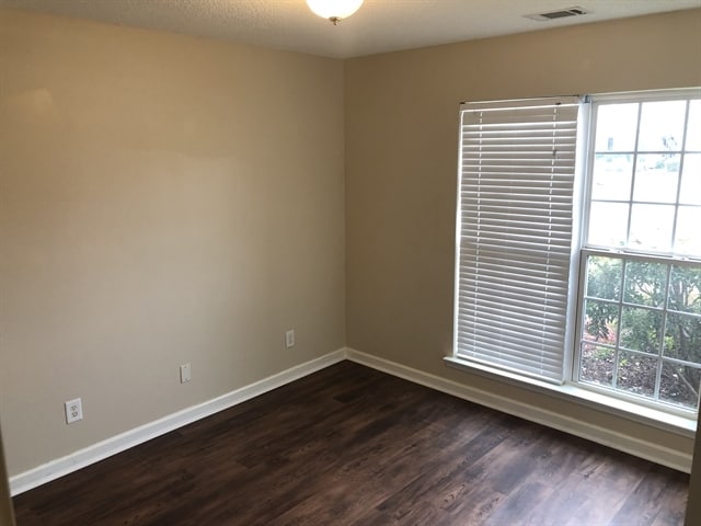 Building Photo - 134 Nandina Way