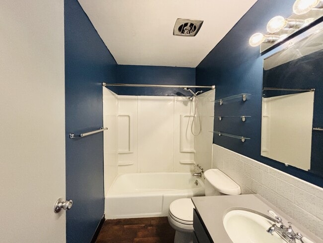 Building Photo - 333 E 4500 S