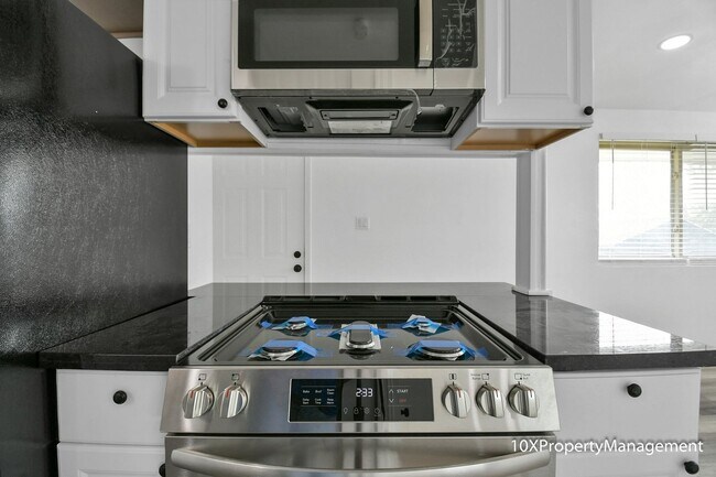 Building Photo - 499 E Columbus St