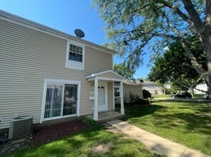 Building Photo - 1202 Spur Ct