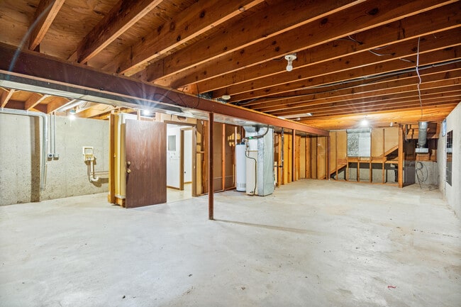 Building Photo - 820 S Fairview Rd