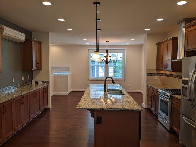 Building Photo - Brownstone at Issaquah Highlands for Rent
