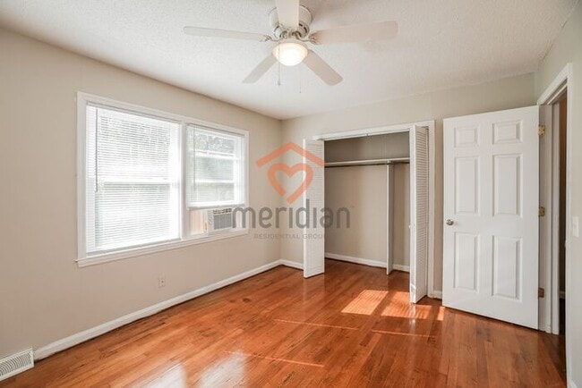 Building Photo - Charming 2-Bedroom Townhome in Prime West Ashley Location