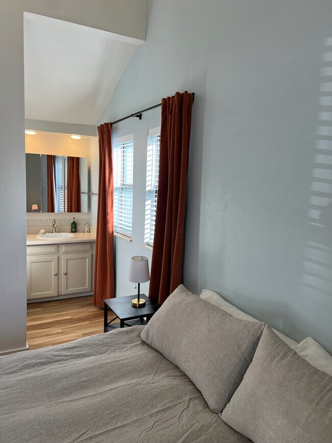 Building Photo - 206 Cypress Cir