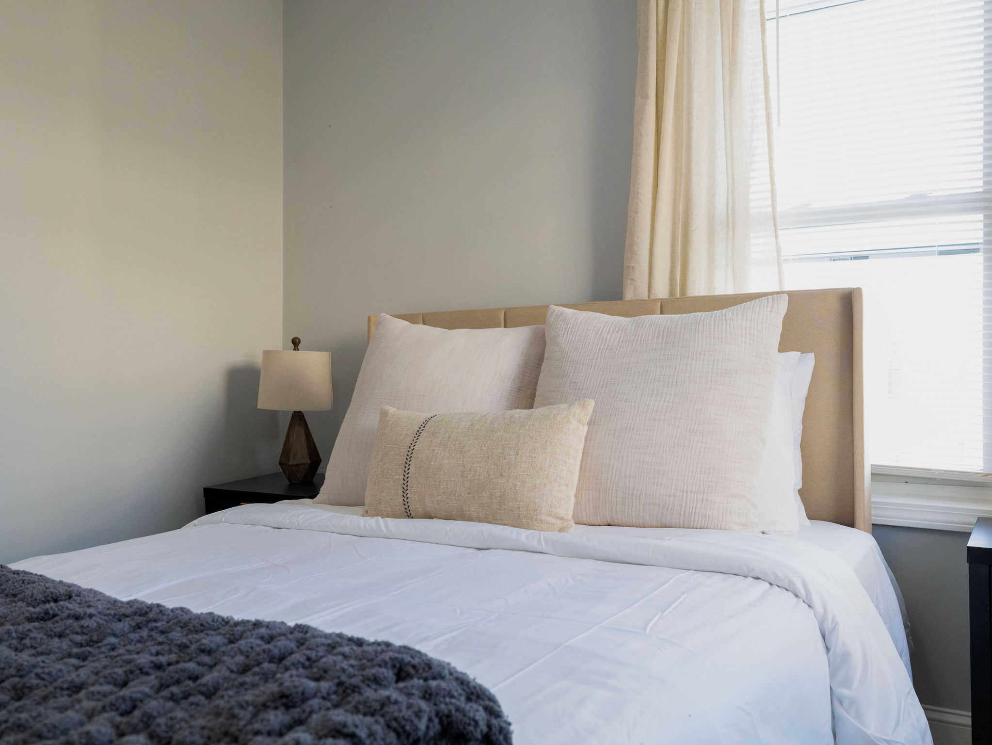 Building Photo - 168 School St