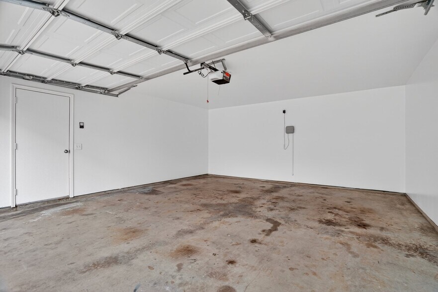 Building Photo - 10624 Traymore Dr