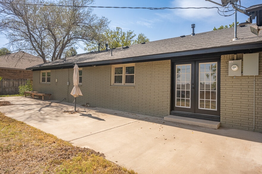 Building Photo - 403 Palo Duro Dr