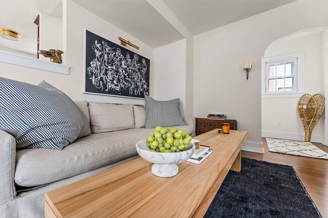 Building Photo - Fully Furnished Luxury Home – Just 3 Block...