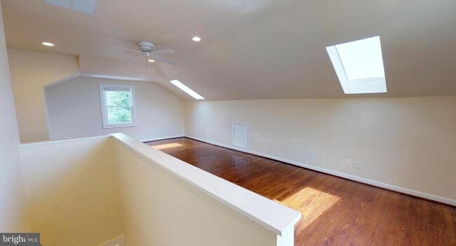 Building Photo - 2508 S Kenwood St