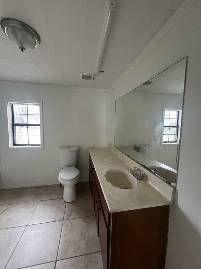 Building Photo - 314 Carr Ave