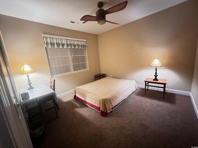 Building Photo - 584 Summerhill Dr