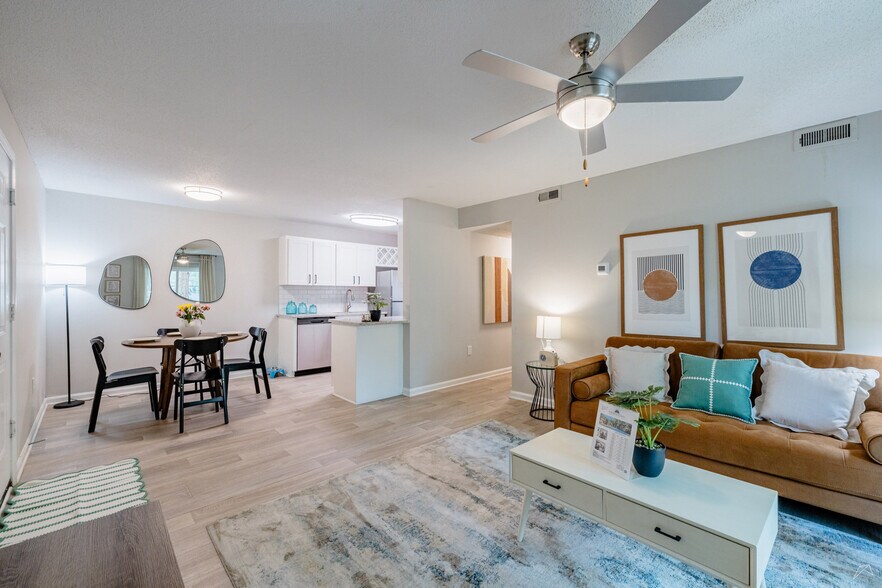 Building Photo - Georgetown Luxury Townhomes and Apartments