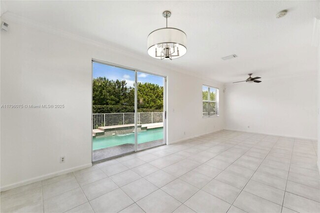 Building Photo - 7423 NW 70th Ave