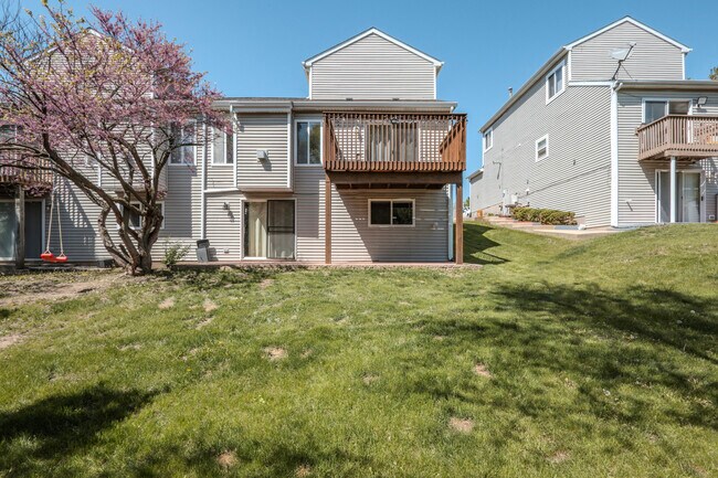 Building Photo - 823 Park Bluff Cir