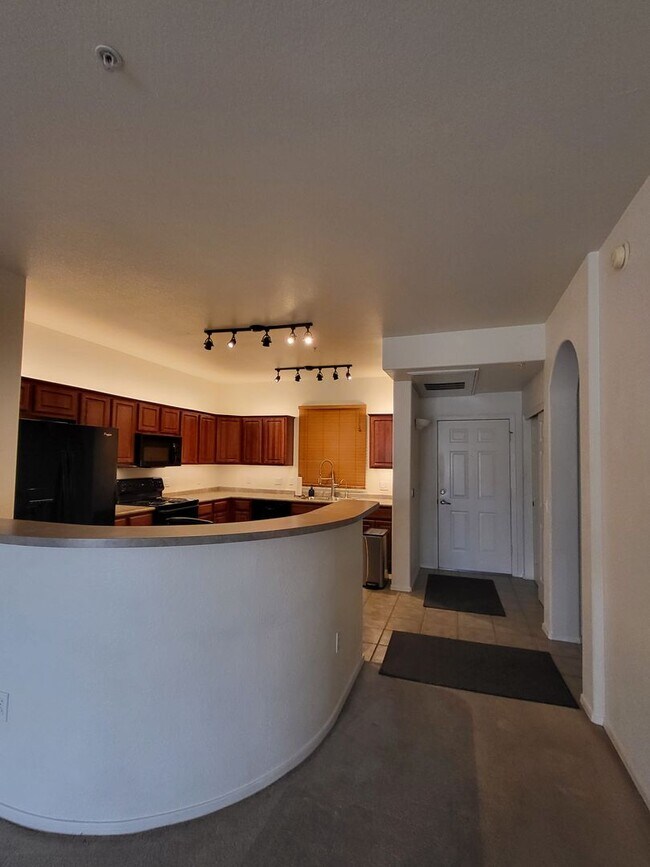 Building Photo - Unfurnished Resort Like Condo available No...