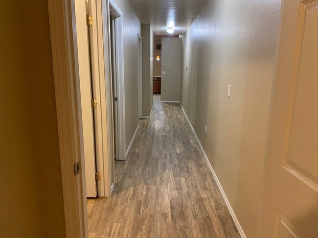 Building Photo - Spacious 3BR Townhome in Spokane