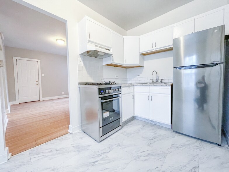 Primary Photo - 2627 N Spaulding Ave